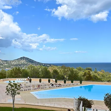 Διαμέρισμα Le Village - C4221 By Interhome Saint-Raphaël