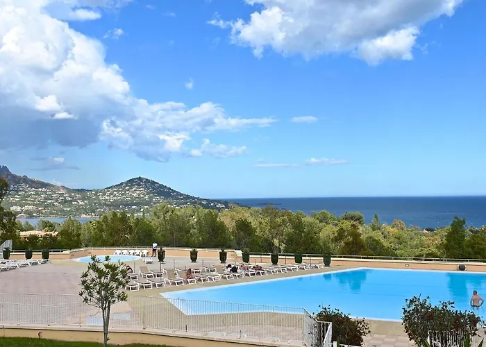 Daire Le Village - C4221 By Interhome Saint-Raphaël
